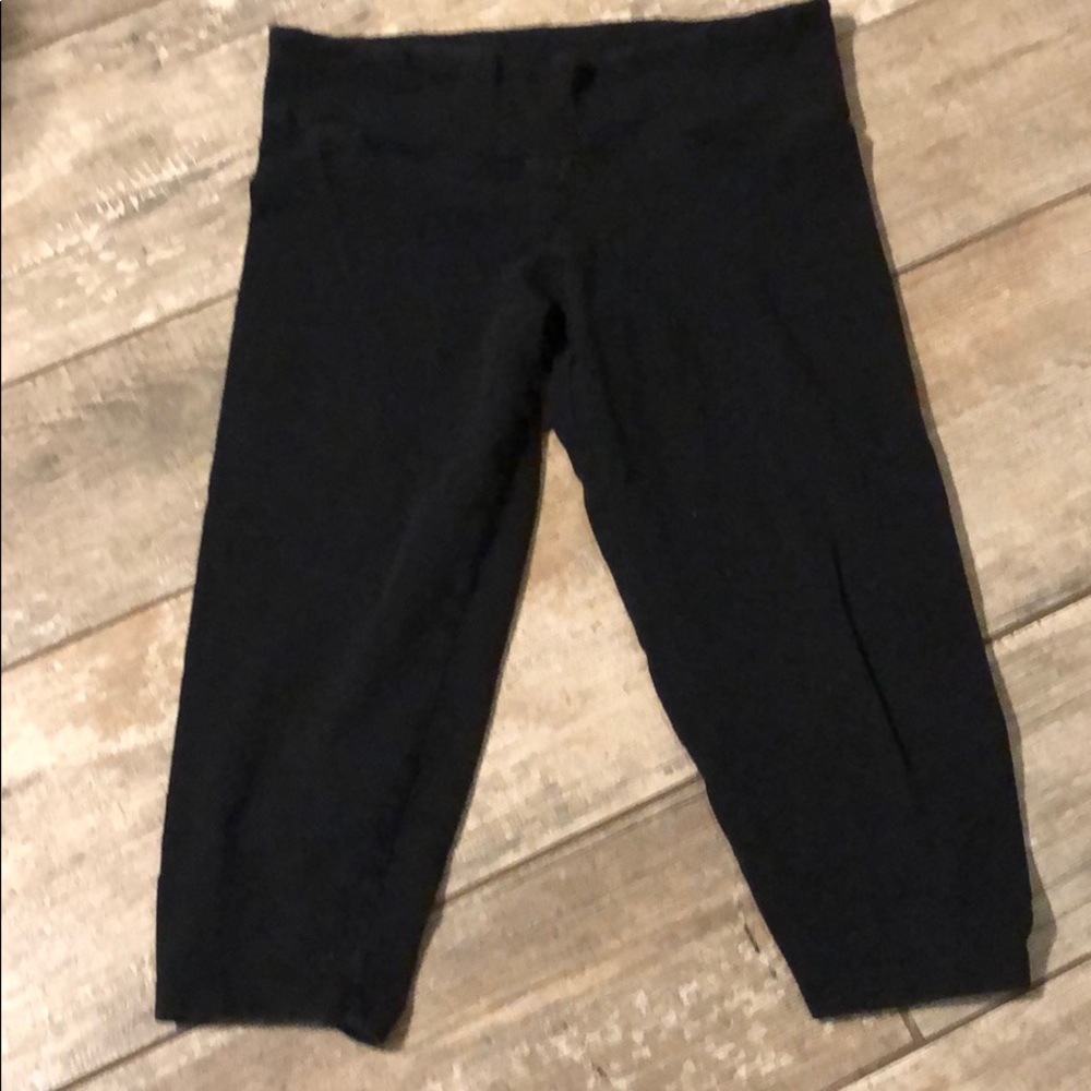 Calvin Klein women’s cropped leggings